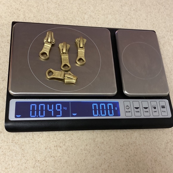 Authentic Gucci zipper pull - Picture 7 of 7